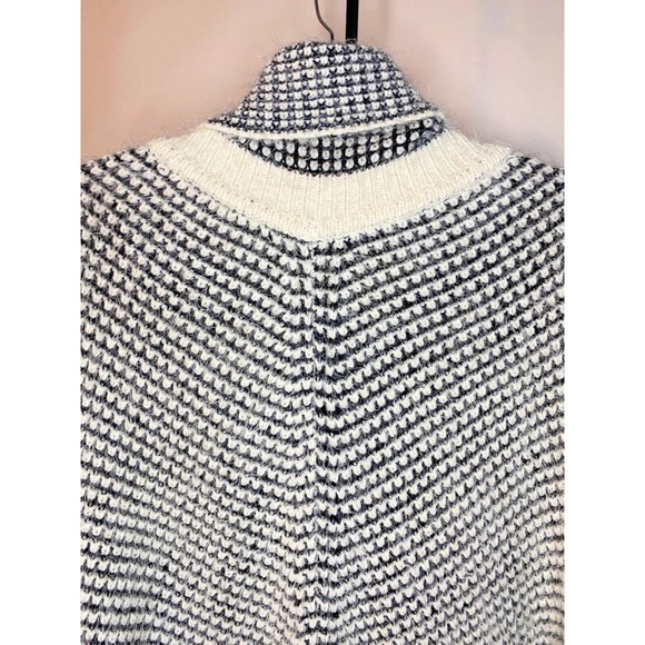 Freeway Sweaters | Fuzzy Sweater | Color: Black/Cream , Sz. M, Ladies , Poncho - Picture 5 of 12
